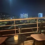 Awesome Panorama Penthouse - Free Parking And Balcony *