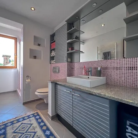 Awesome Panorama Penthouse - Free Parking And Balcony Szarajevó