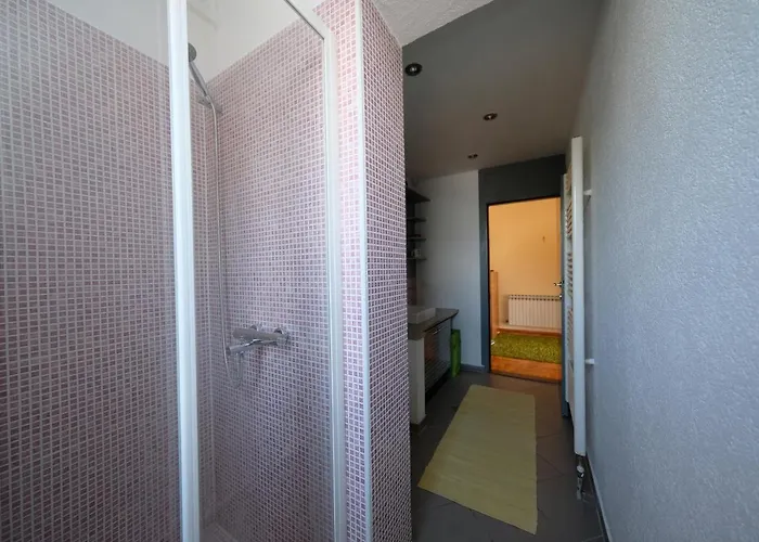 Awesome Panorama Penthouse - Free Parking And Balcony Apartman Szarajevó